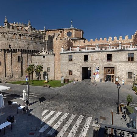 Hostal Restaurante Puerta Del Alcazar Avila Exterior photo