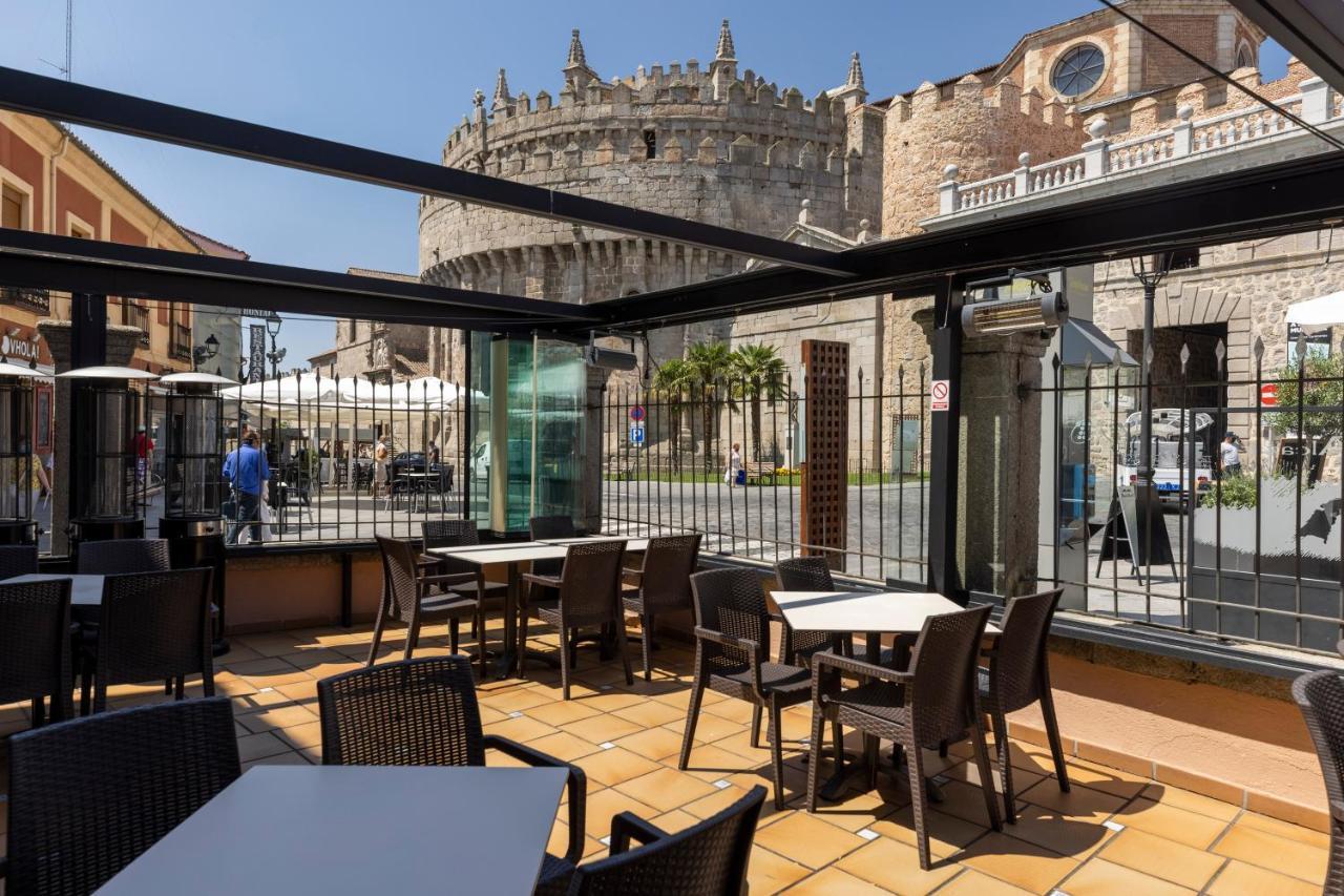 Hostal Restaurante Puerta Del Alcazar Avila Exterior photo