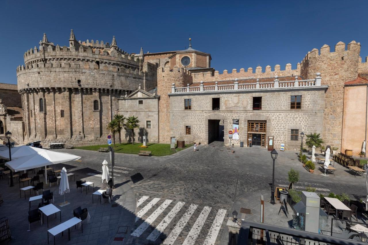 Hostal Restaurante Puerta Del Alcazar Avila Exterior photo