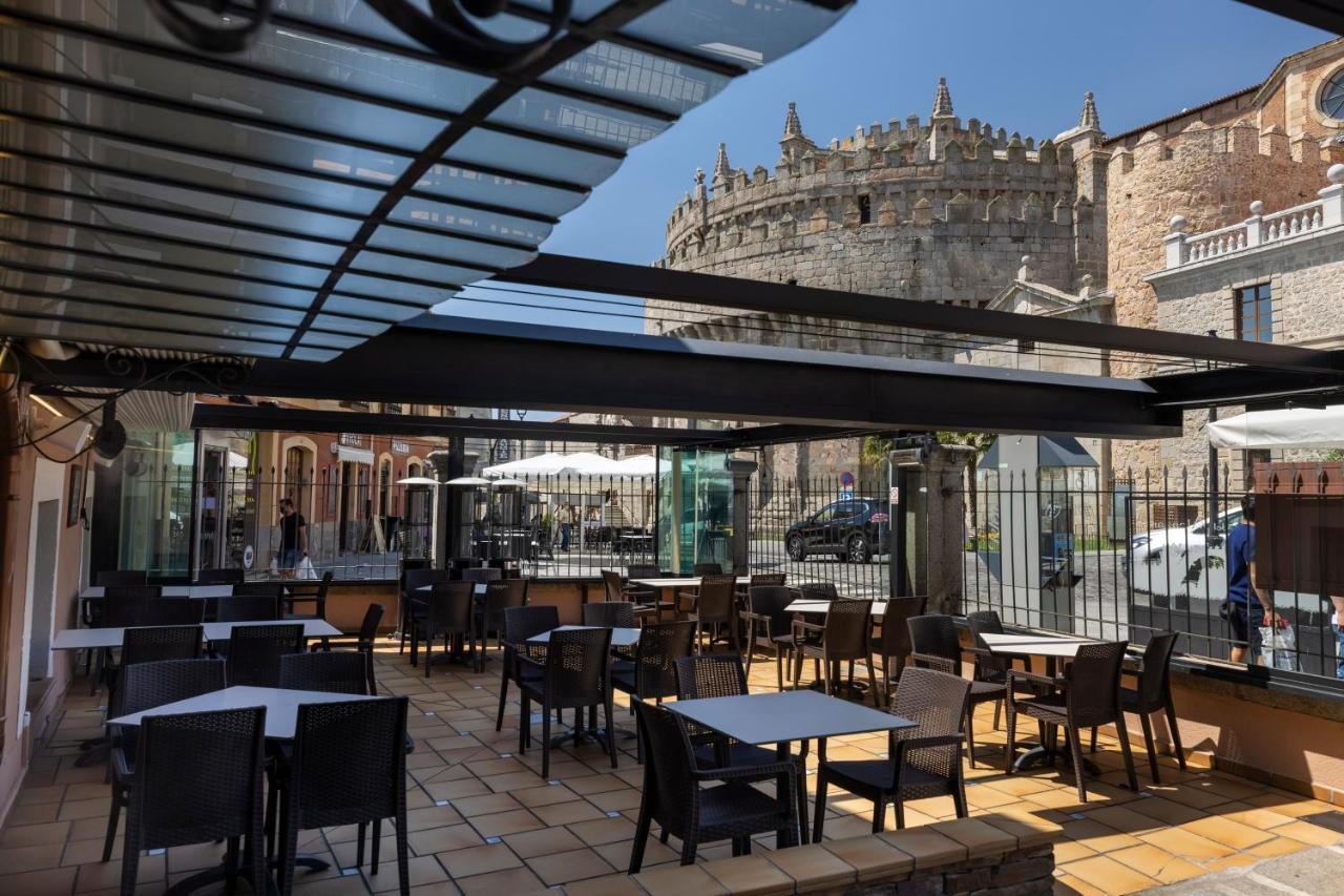 Hostal Restaurante Puerta Del Alcazar Avila Exterior photo