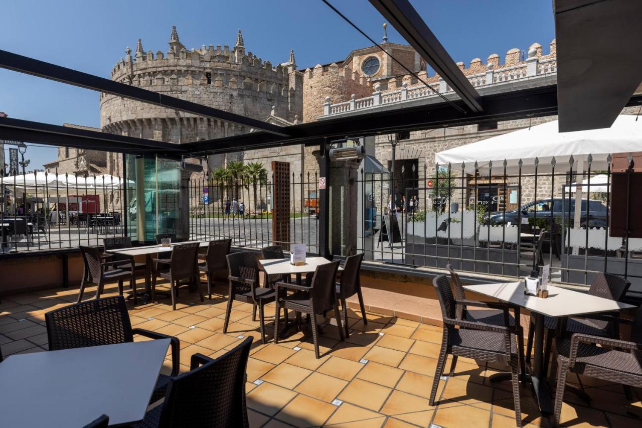Hostal Restaurante Puerta Del Alcazar Avila Exterior photo