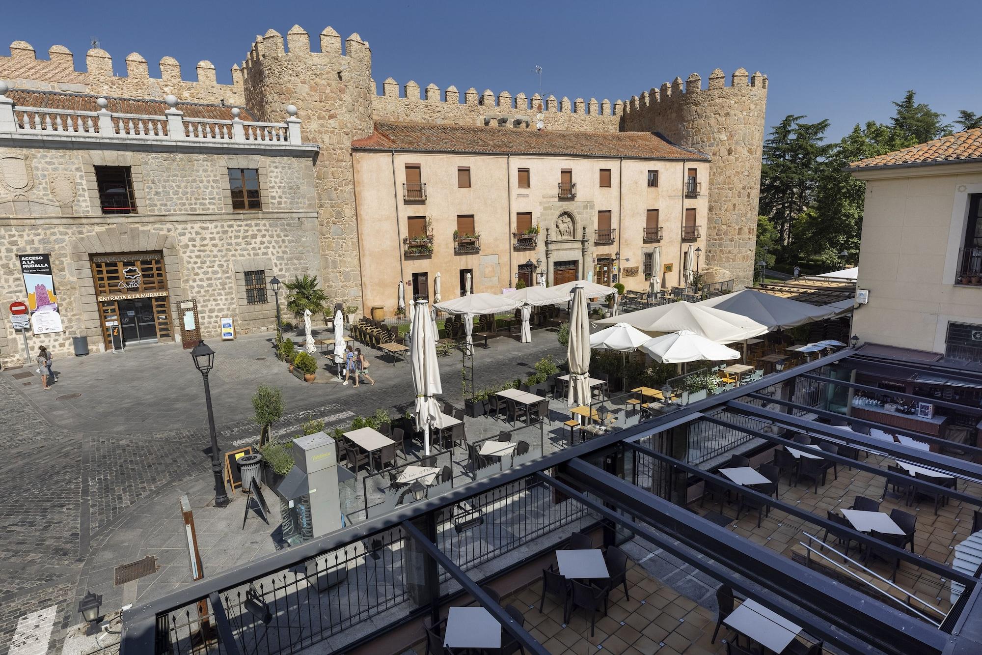 Hostal Restaurante Puerta Del Alcazar Avila Exterior photo